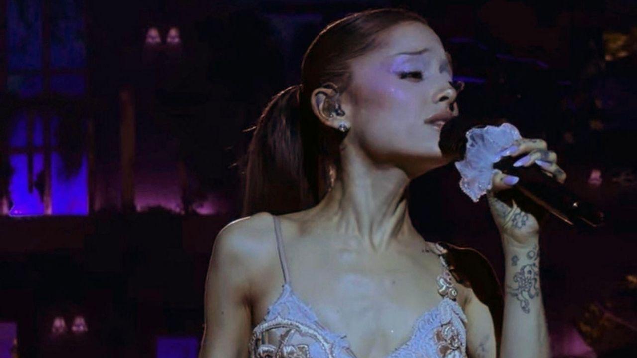 Image of Ariana Grande has officially taken a break from her longtime iconic ponytail.
