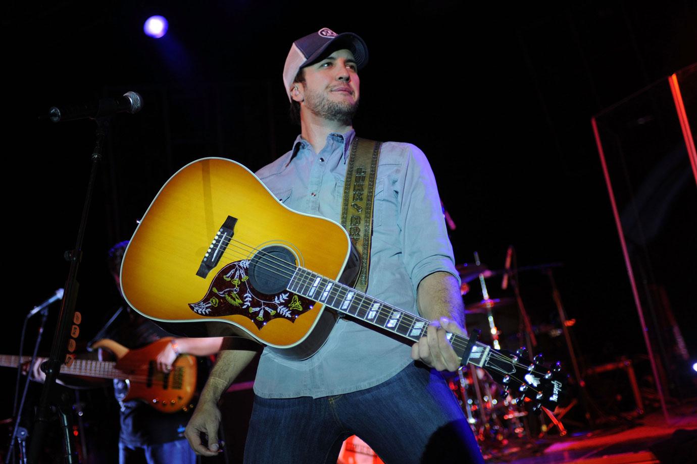 Luke Bryan Took In Late Sisters Kids 02