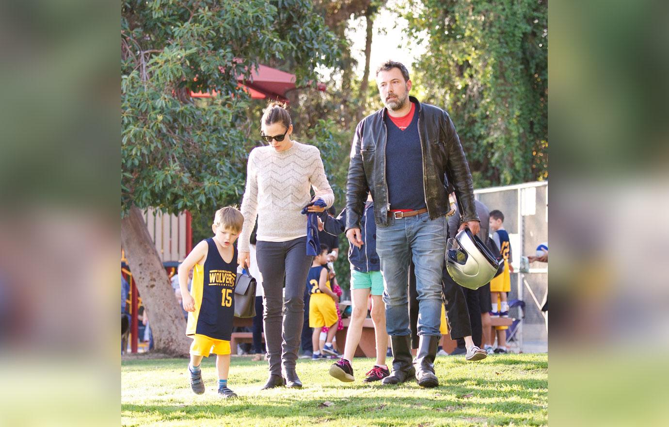 Ben Affleck And Jennifer Garner With Their Kids