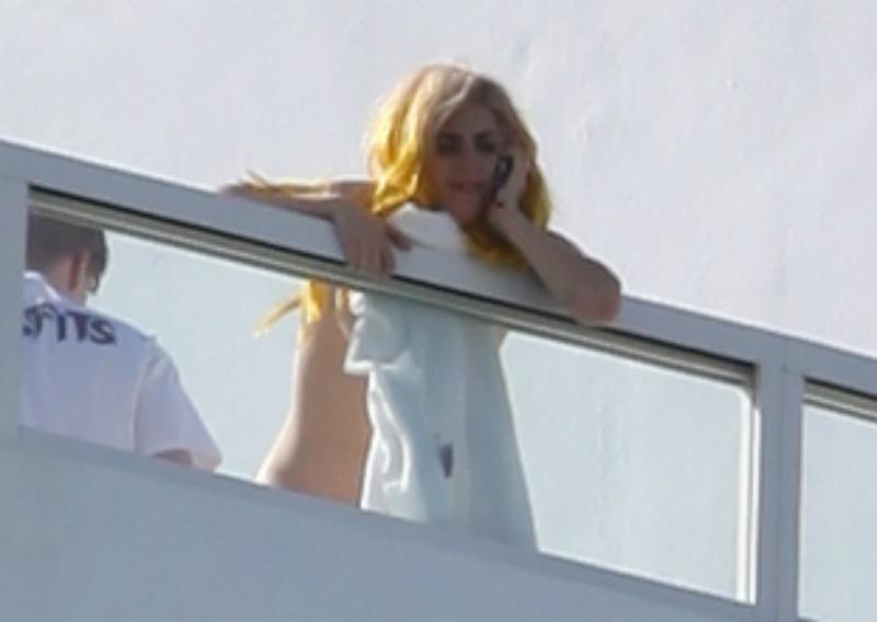 Naked balcony lady gaga