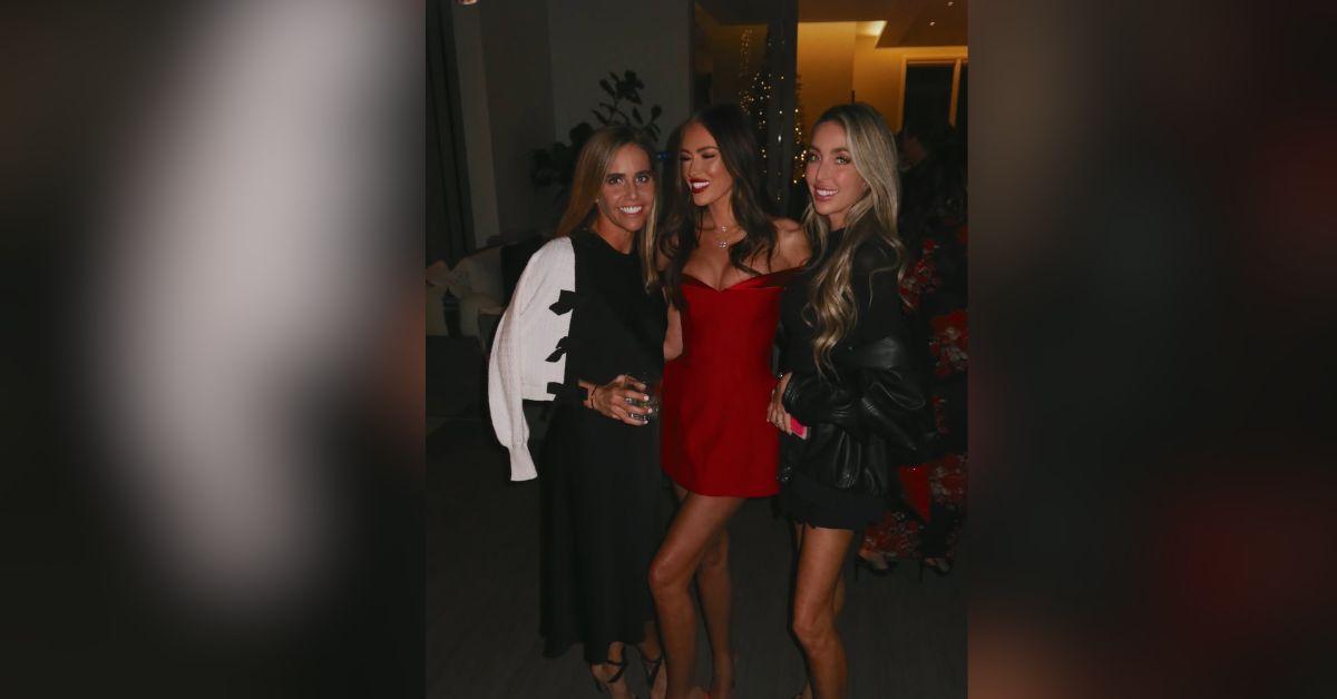 paulina gretzky red dress christmas