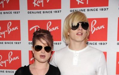 2010__12__Kelly_Osbourne_Luke_Worrall_Dec30news 399×600.jpg