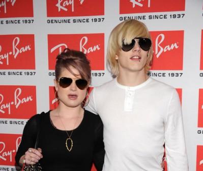 2010__12__Kelly_Osbourne_Luke_Worrall_Dec30news 399×600.jpg