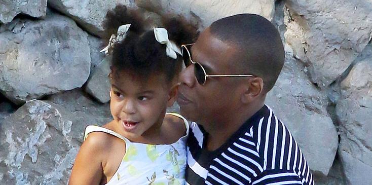 Jay Z &amp; Beyonce Go Yachting In Southern Italy