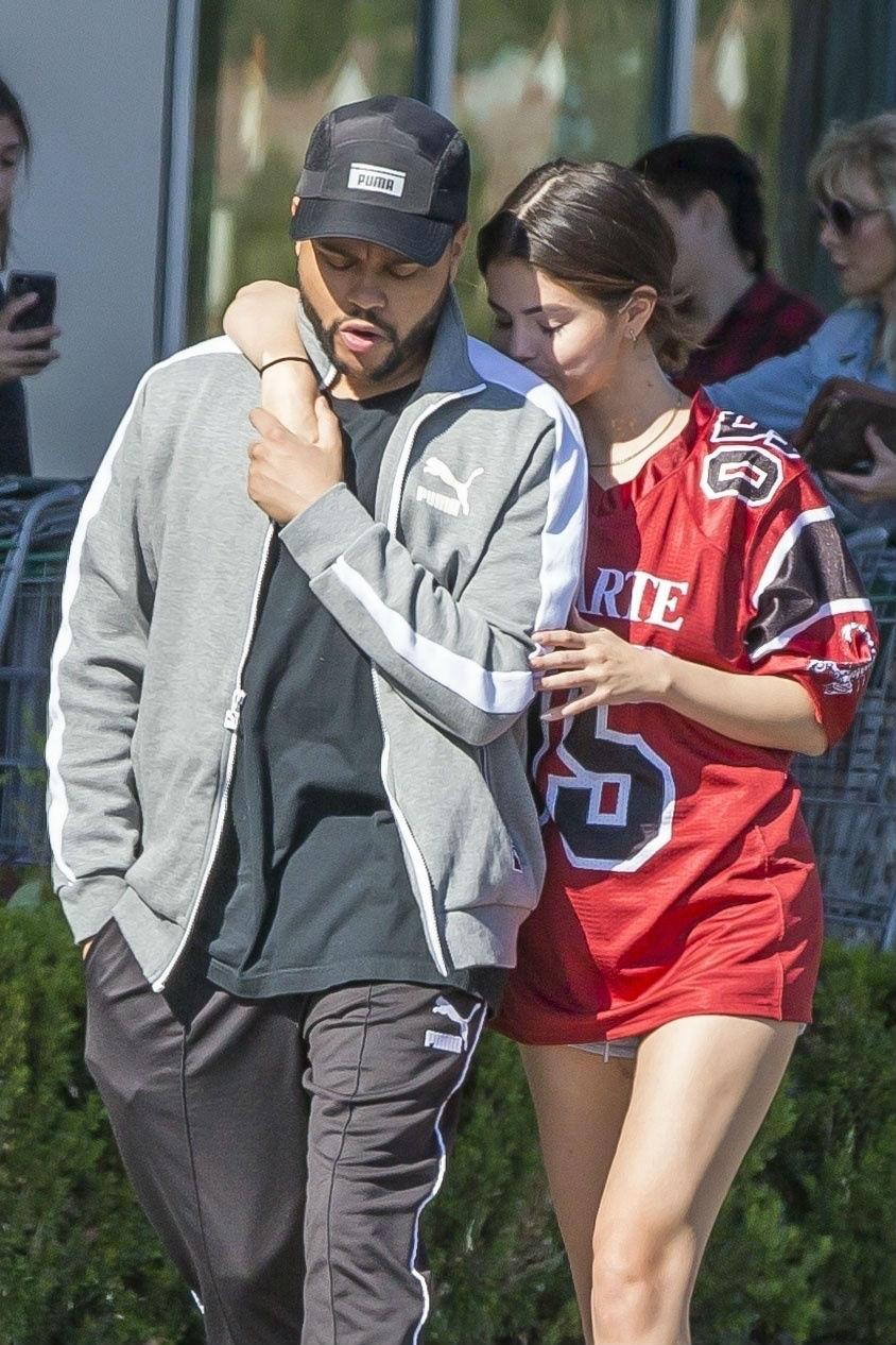 Selena Gomez Dating The Weekend Kissing Photos3