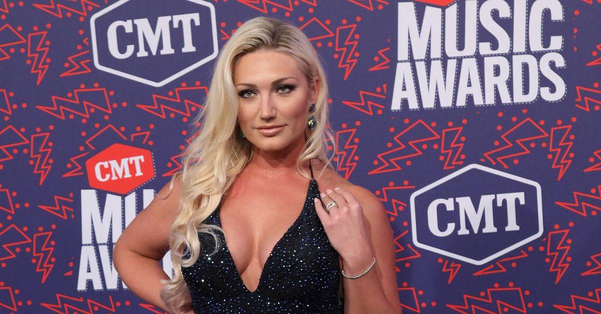 image of Brooke Hogan finds comfort in the bond they once shared.