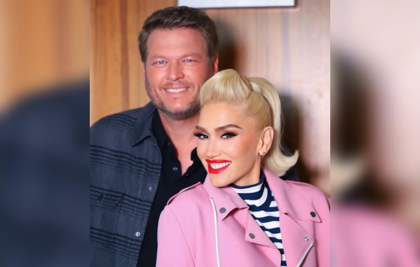 gwen stefani selfie blake shelton the voice set