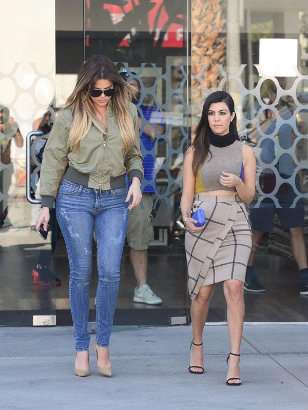 Khloe kardashian kourtney kardashian blame kris jenner