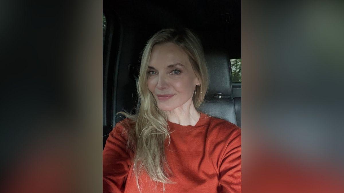 michelle pfeiffer most stunning selfies photos