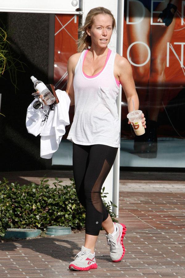 Kendra wilkinson 03