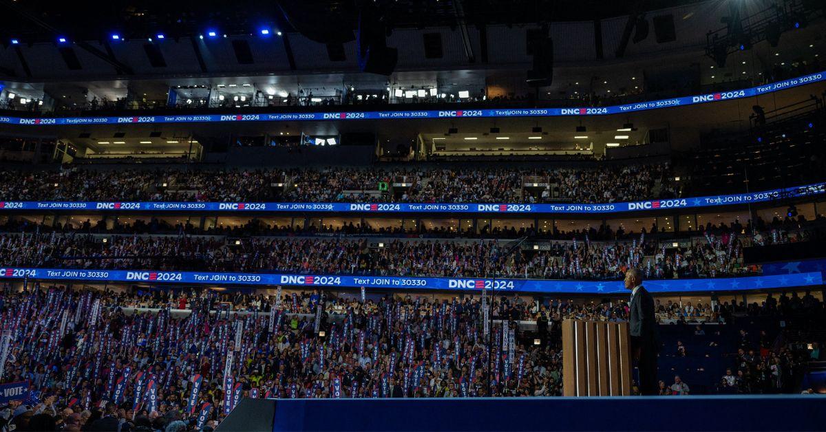 barack obama donald trump obsession sizes hand gestures dnc