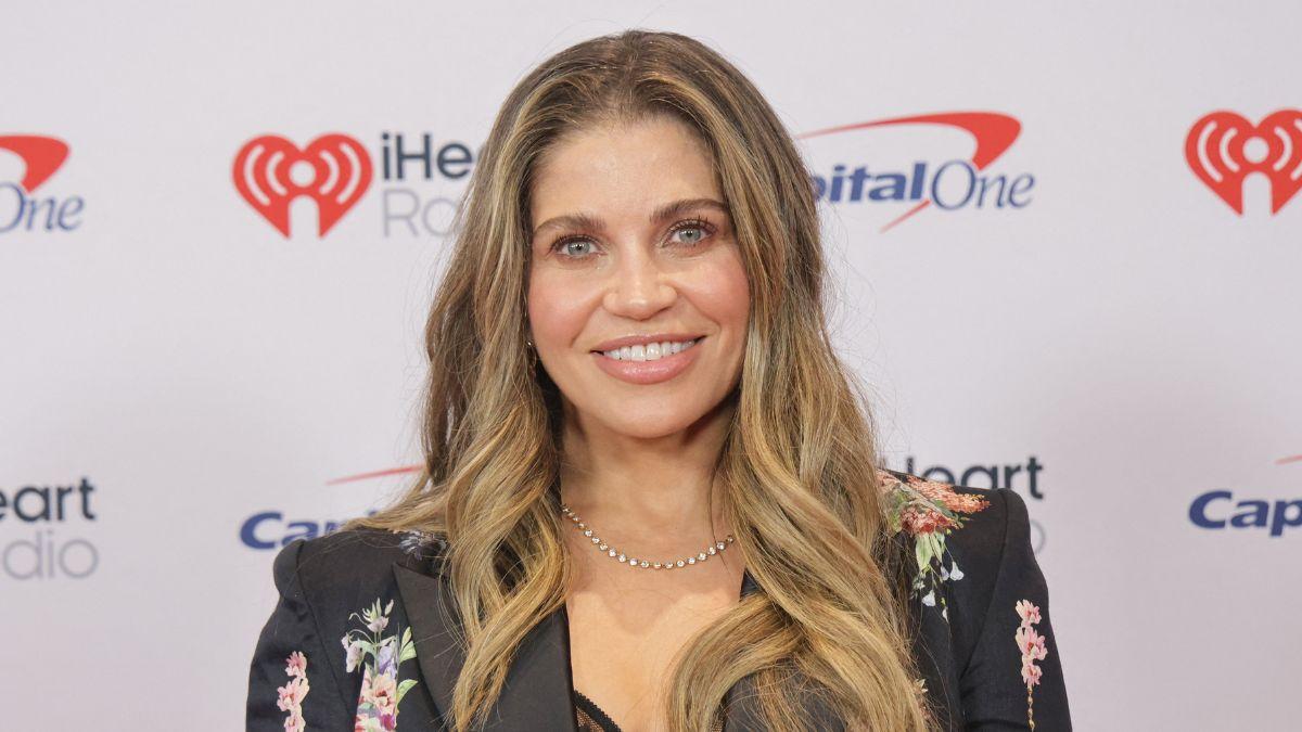 Photo of Danielle Fishel.
