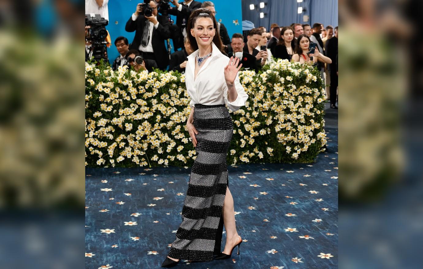 the met anne hathaway