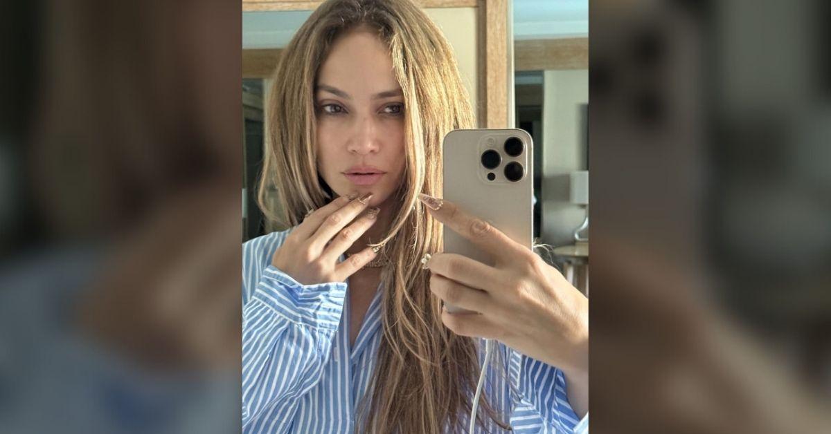 image of Jennifer Lopez looked stunning in a new makeup-free selfie.
