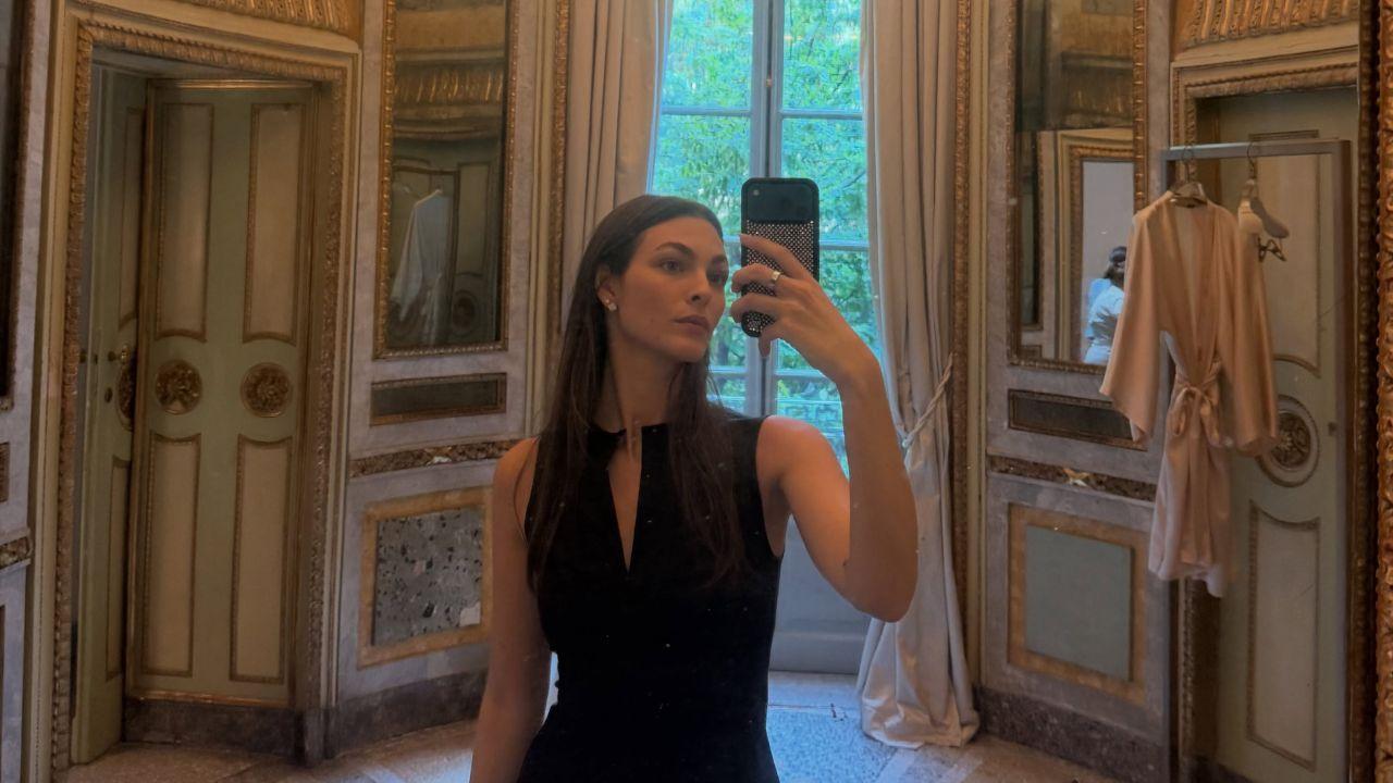 Leonardo DiCaprio's Girlfriend Vittoria Ceretti Goes Topless in Playful Photo