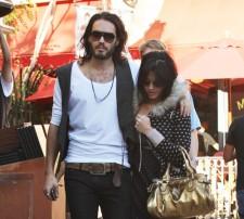 2009__12__wenn_russell_katy 225×202.jpg