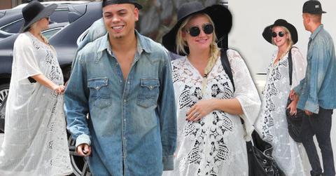 Pregnant Ashlee Simpson Holds Hands With Evan Ross