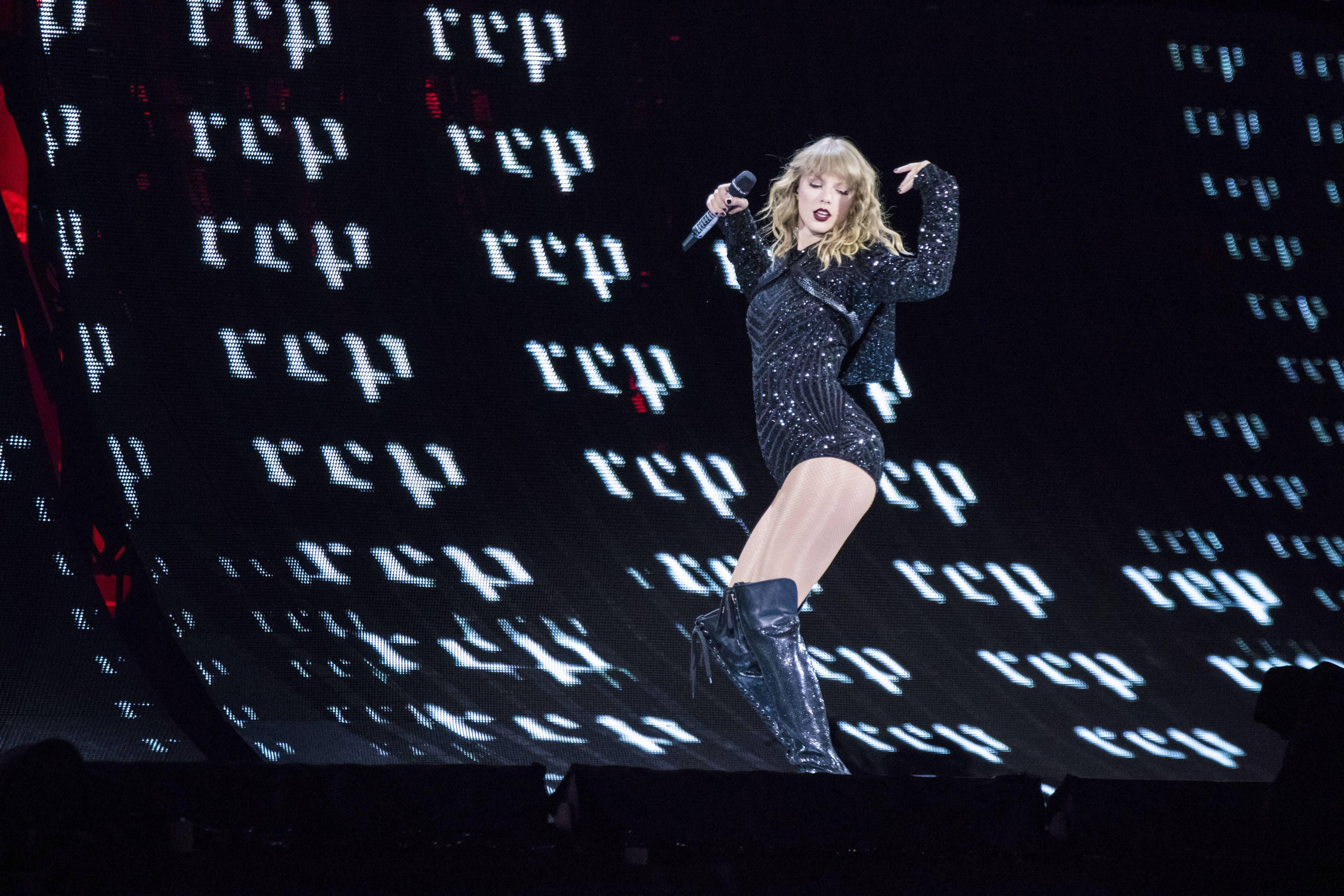 Taylor Swift performs at MetLife Stadium