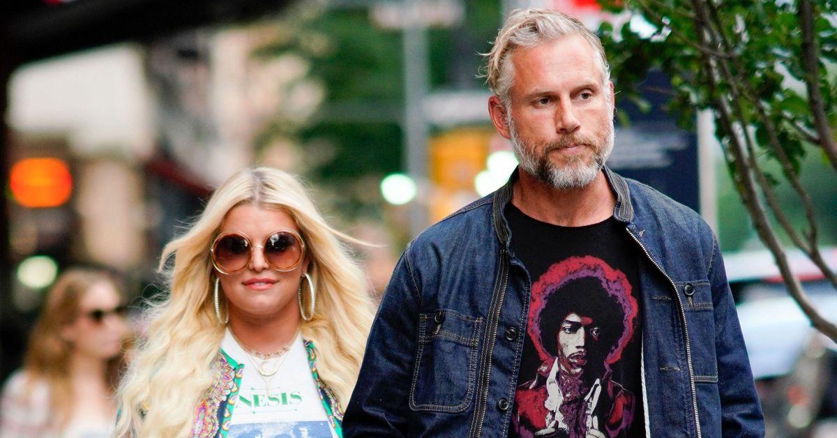 image of Jessica Simpson revealed that her ‘DMs are open’ when asked about dating.