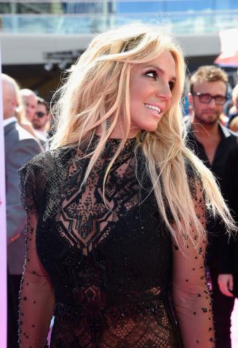 Almost-Naked Britney Spears Exposes Boobs And Butt In Sheer Dress At Billboard Music Awards 2016