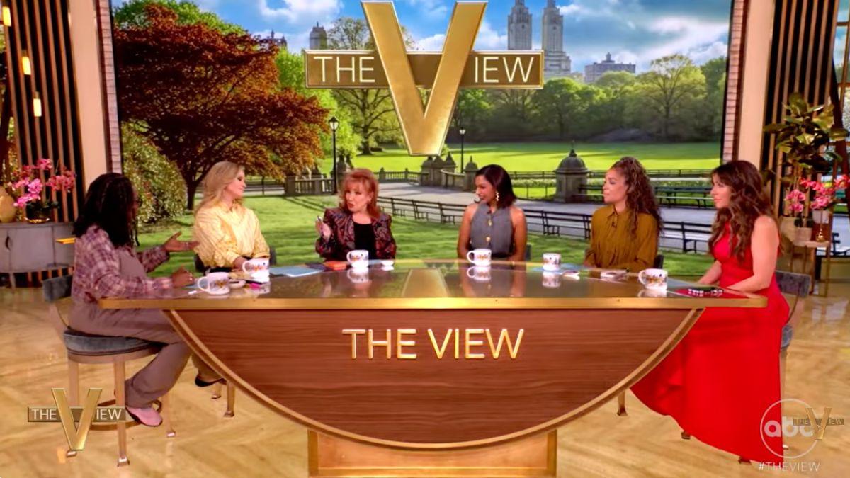 Photo of Mindy Kaling and 'The View' co-hosts discussed their weight-loss stories on the Wednesday, May 27, episode.