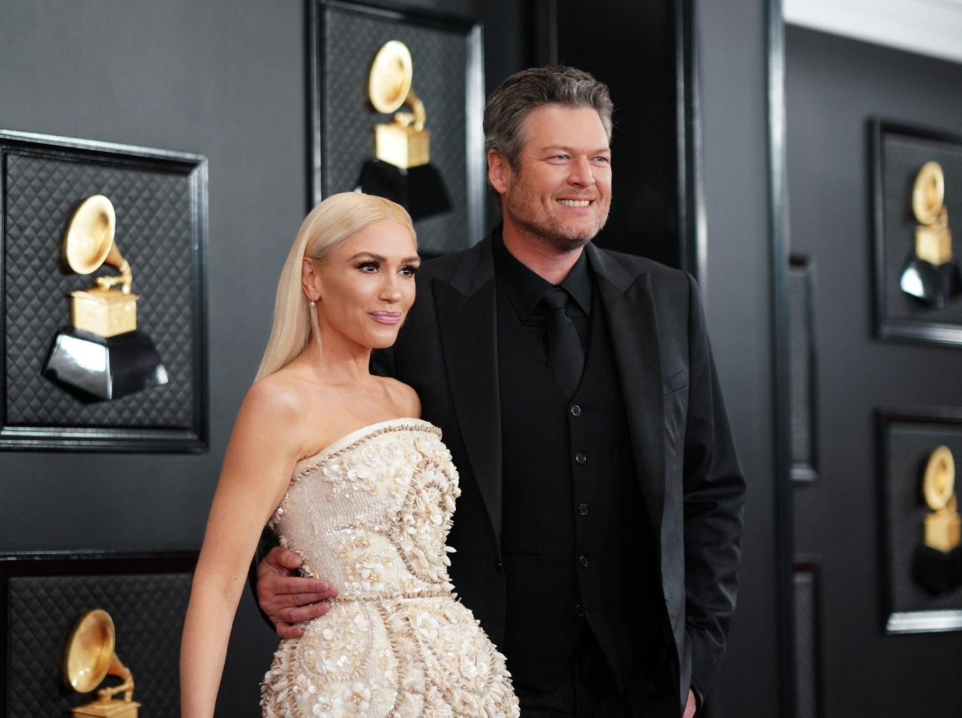 gwen stefani son excited hear blake sheltons christmas duet