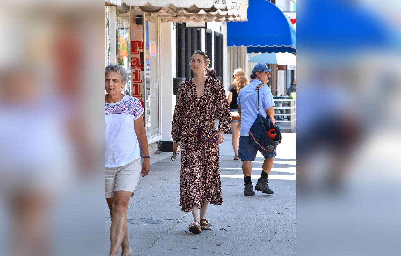 Whitney Port Shopping in West Hollywood November 5, 2009 – Star Style