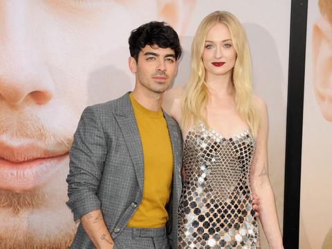 joe jonas denies abducting sophie turners kids lawsuit misleading