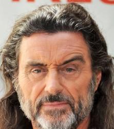 2010__09__okmagazine horoscopes ianmcshane 222×300.jpg