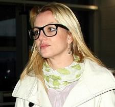 2009__12__britneyspears 225×211.jpg