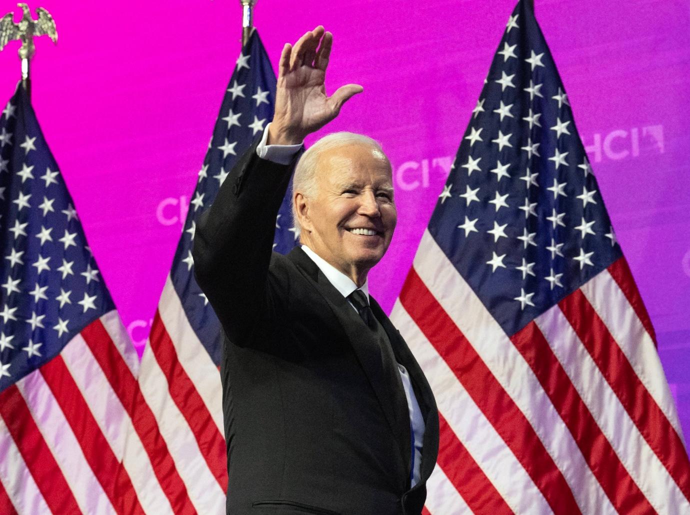 president joe biden tells heckler shush up speech arizona