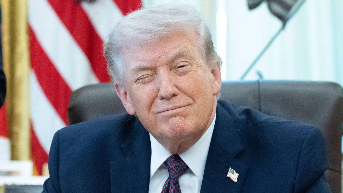 image of Donald Trump has been captured seemingly dozing off in Cabinet meetings on multiple occasions.