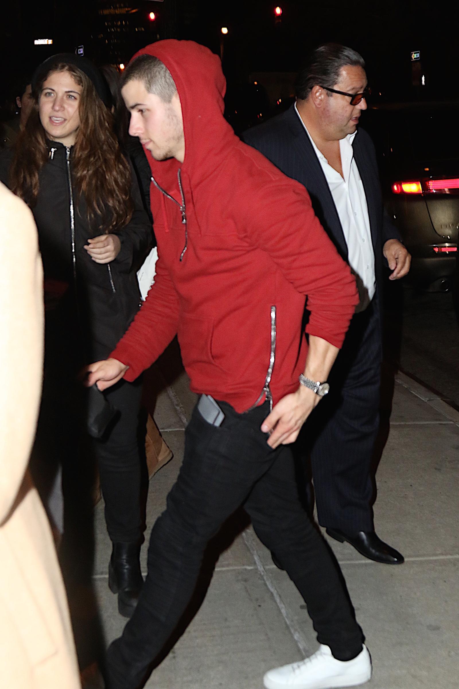 Nick Jonas arrives with Demi Lovato while rumored girlfriend Kate Hudson arrived in separate  car