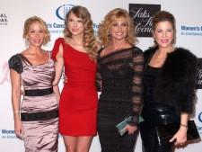 2010__01__Christina_Applegate_Taylor_Swift_Faith_Hill_Rita_Wilson_Jan28_main 225×169.jpg