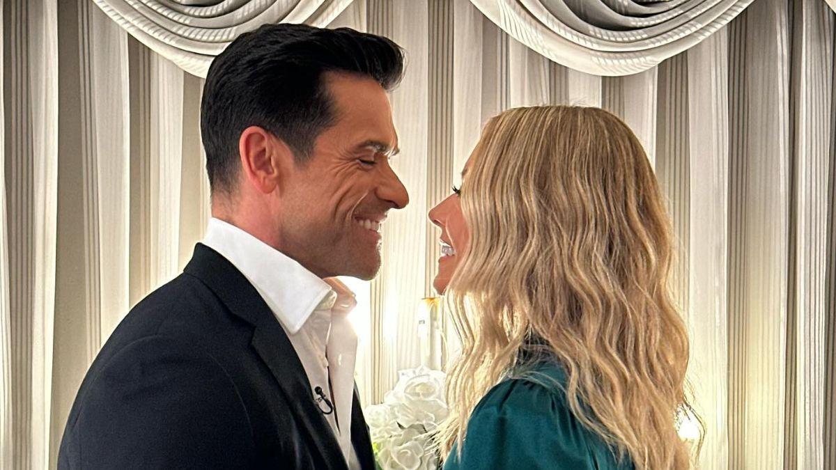 Image of Kelly Ripa and Mark Consuelos eloped in 1996 after meeting on the set of 'All My Children' the year prior.