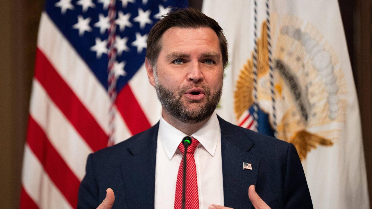 Photo of J.D. Vance did not indicate Bartiromo could be up for Press Secretary. 