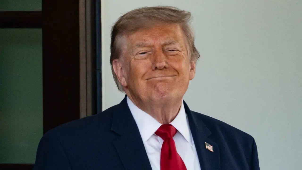 Image of Social Media users urged Donald Trump to accept that he is growing bald.