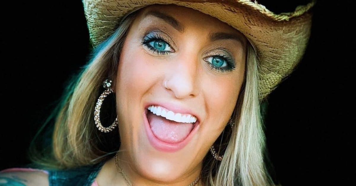 Rising Texas Country Singer Taylor Dee Dead At 33 After Crash