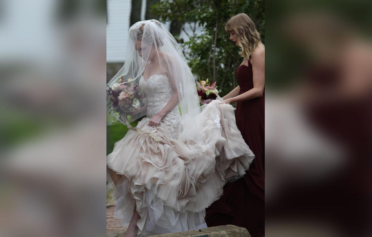 Taylor Swift Steals The Show At Best Friend Abigail