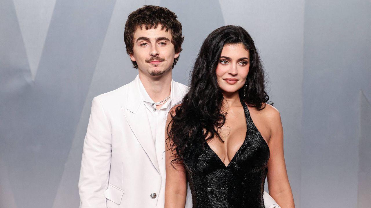 Image of an insider claimed that Timothée Chalamet and Kylie Jenner make each other laugh and have the support of their friends and family.