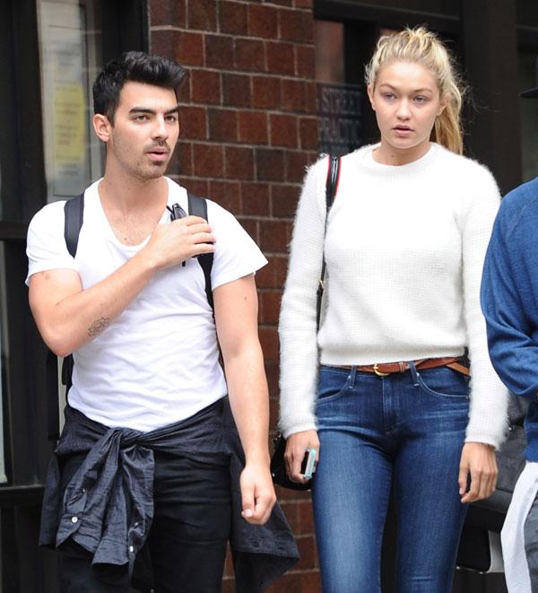 Gigi hadid dating joe jonas cody simpson 01