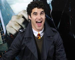 2010__11__7678_Darren_Criss_Nov16m 300×239.jpg