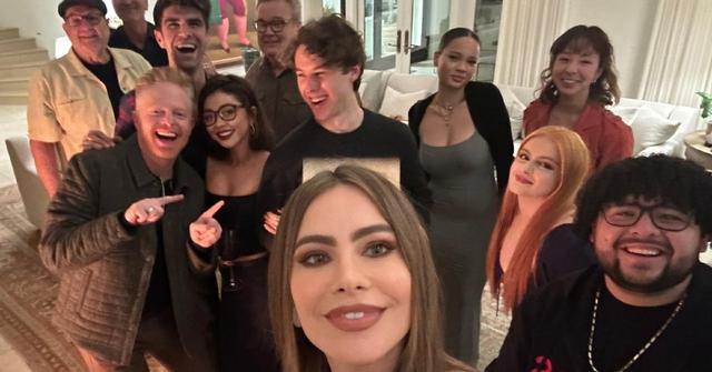 sofia vergara cozies up ed oneill modern family reunion photos pp