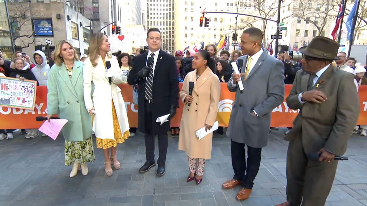 Image of Savannah Guthrie acknowledged fans outside of Studio 1A during 'Today.' 