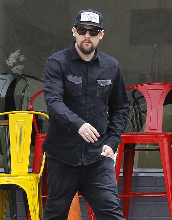 Nicole richie joel madden wearing wedding rings 07