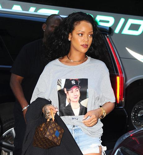 Don't Do It! Rihanna & Chris Brown Reunite Despite His ERRATIC Behavior ...