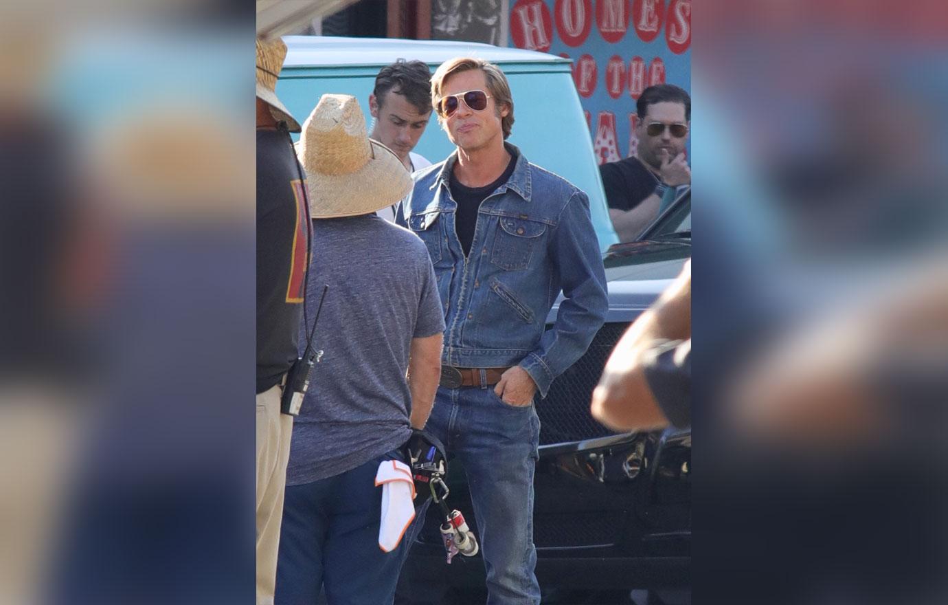 Leonardo dicaprio brad pitt retro once upon time hollywood 1