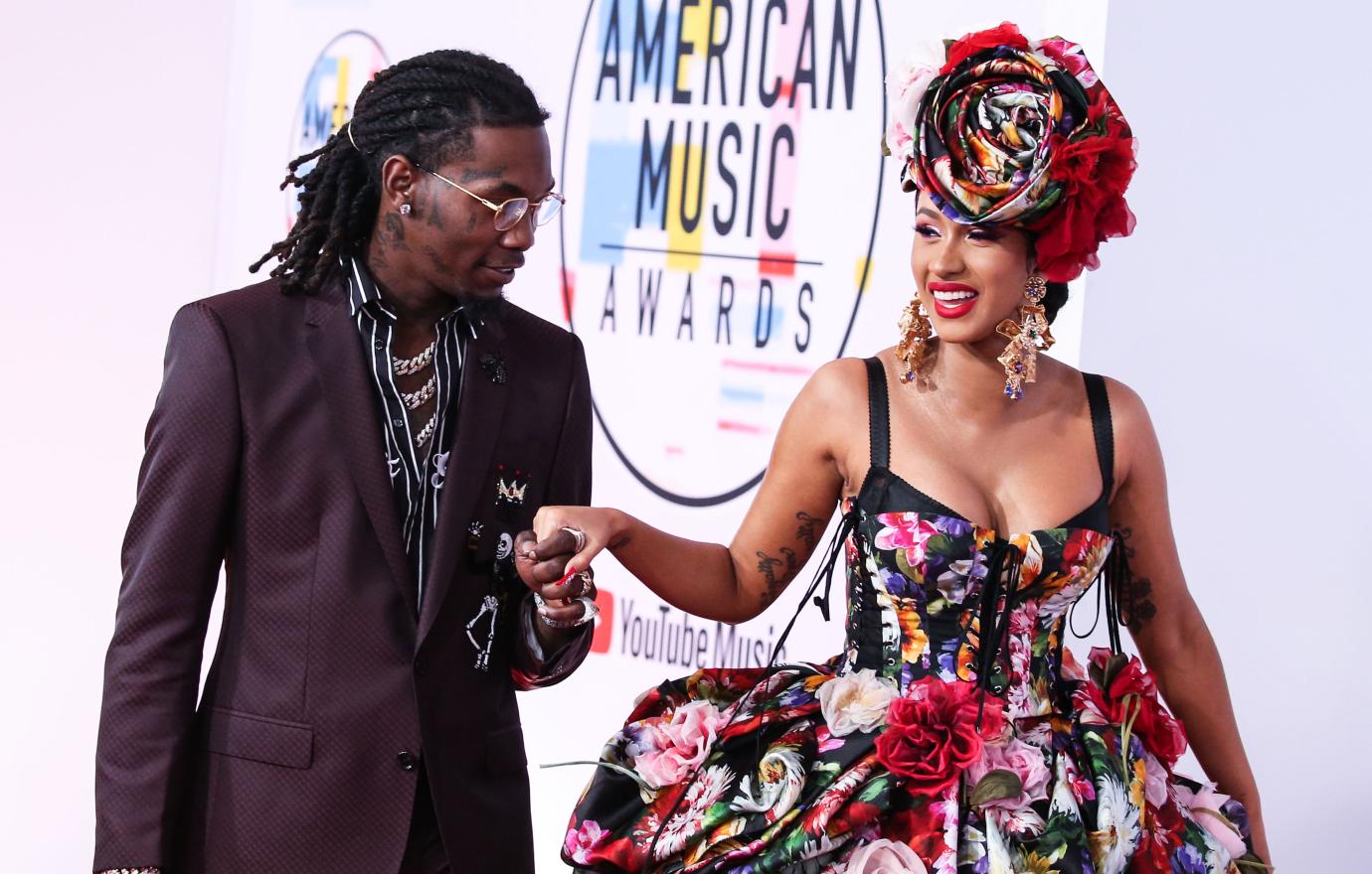 https://media.okmagazine.com/brand-img/u3Ij7AN_F/0x0/offset-cardi-b-blended-family-1650050890842.jpg