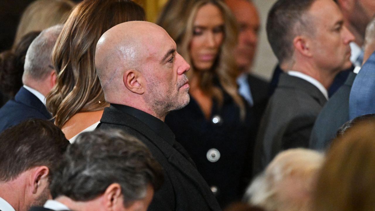Photo of Rogan is no fan of Newsom. 