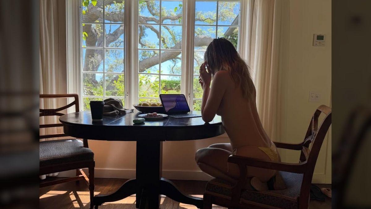 Photo of Fans were obsessed with Suki Waterhouse's sultry photoshoot. 